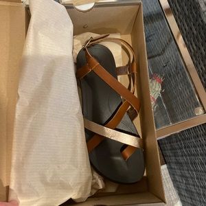 olukai upena sandals